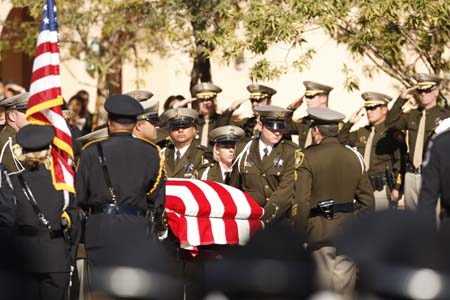 OFFICER_FUNERAL_01_11252009