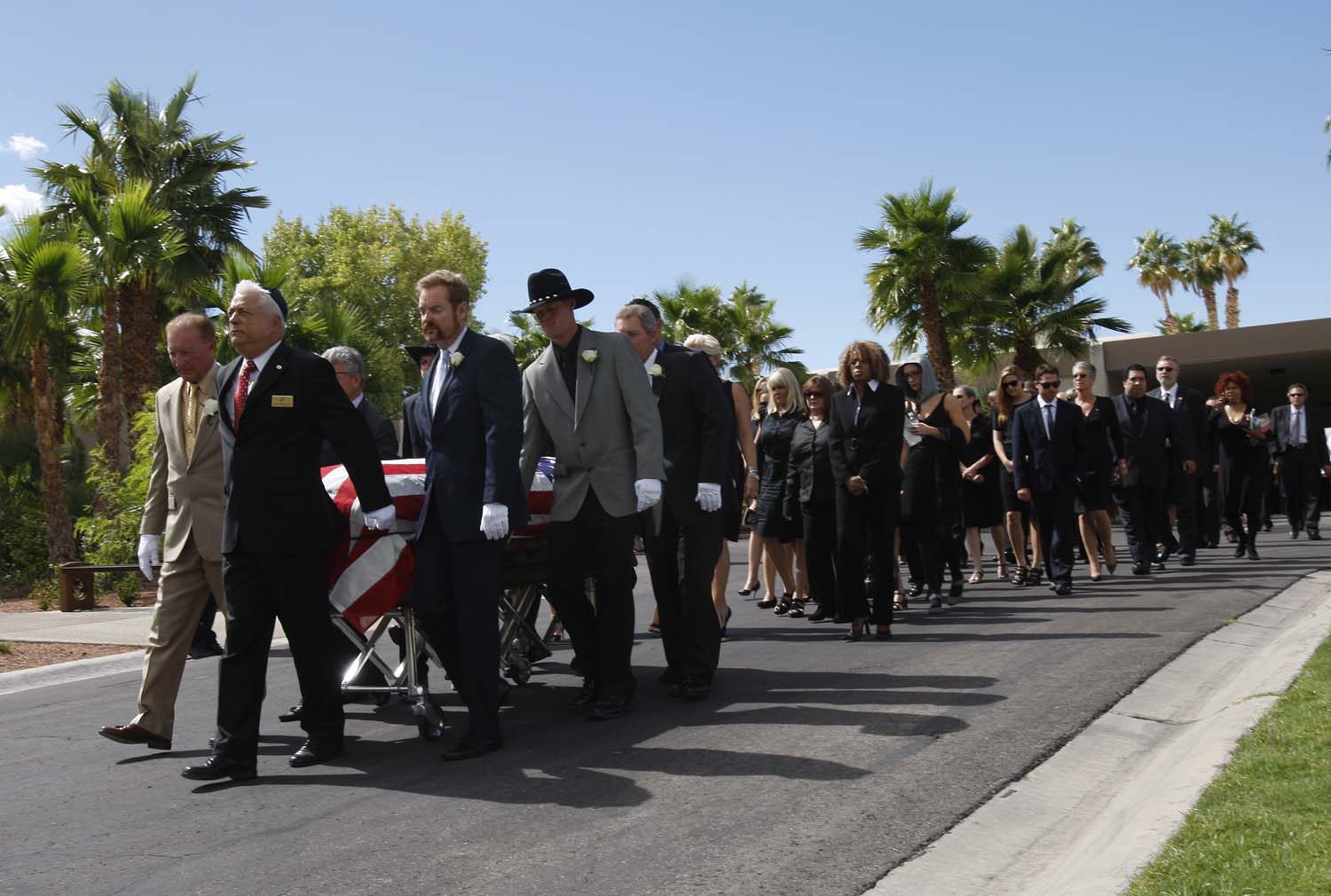 Tony Curtis’ funeral Family, friends say farewell Entertainment