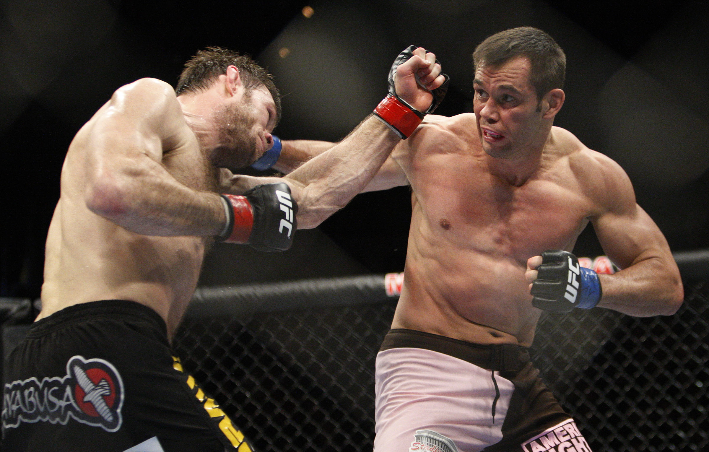 ufc-griffin-hit-020511