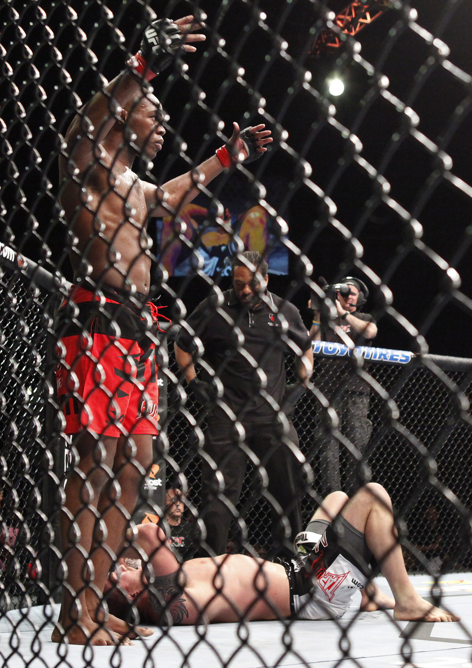 ufc-jones-win-020511