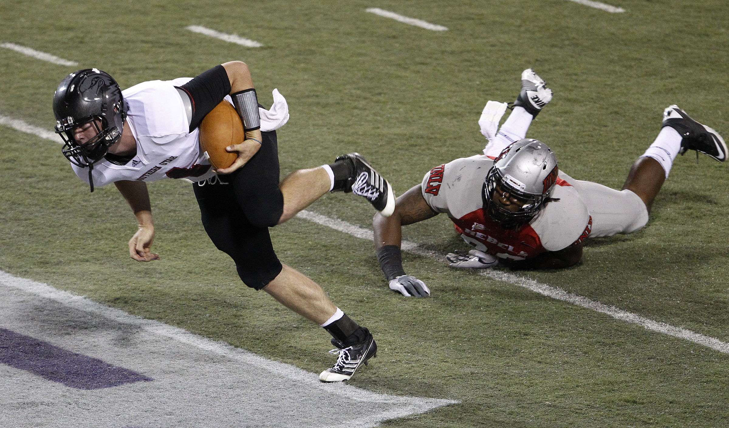 unlv_sutah_qb_092411