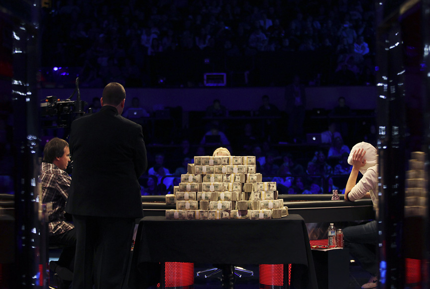 2011 World Series of Poker Final Table, Day Two Business