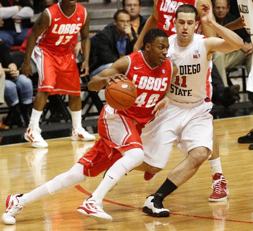 Lobos alone in first after upsetting No. 13 Aztecs | Sports