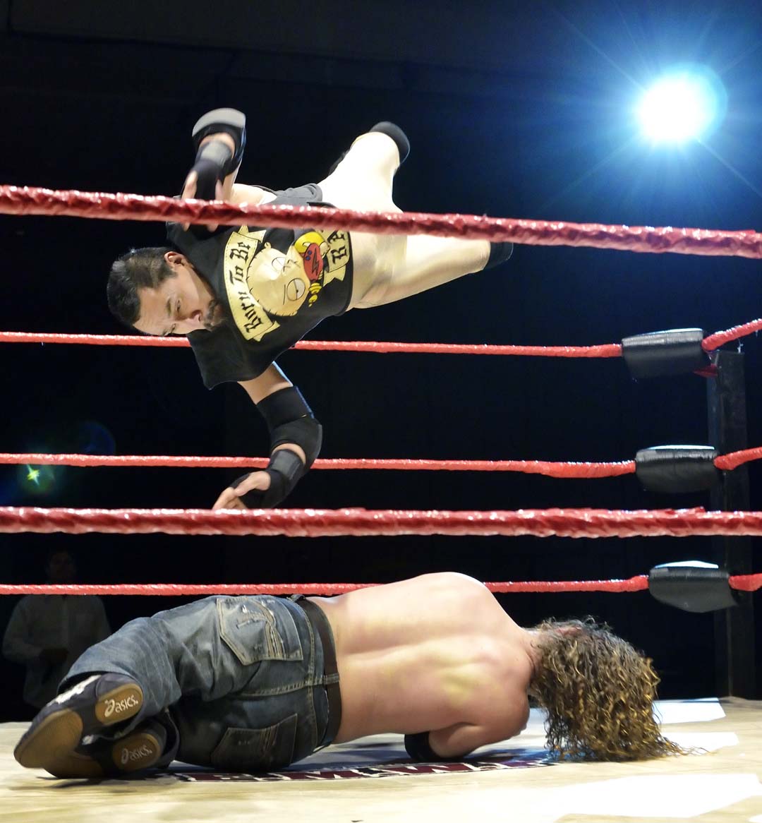 Extreme Midget Wrestling Federation takes over Riviera Las Vegas