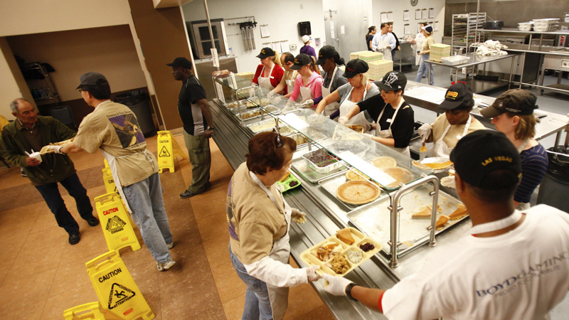 Rescue Mission hosts Thanksgiving dinner | Las Vegas ...
