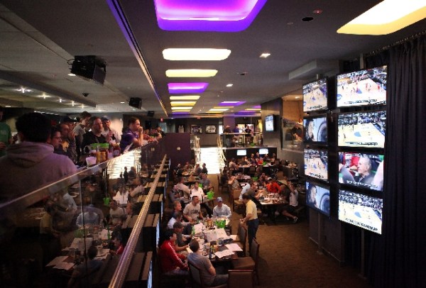 March Madness Fans Flock To Las Vegas Including Lagasse S Las