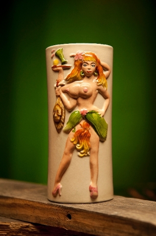 The Polynesian girl tiki mug was designed by Dirk Vermin.