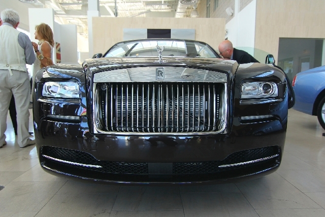 Rolls Royce Phantom Review - Exotic Car Rental Blog - mph club