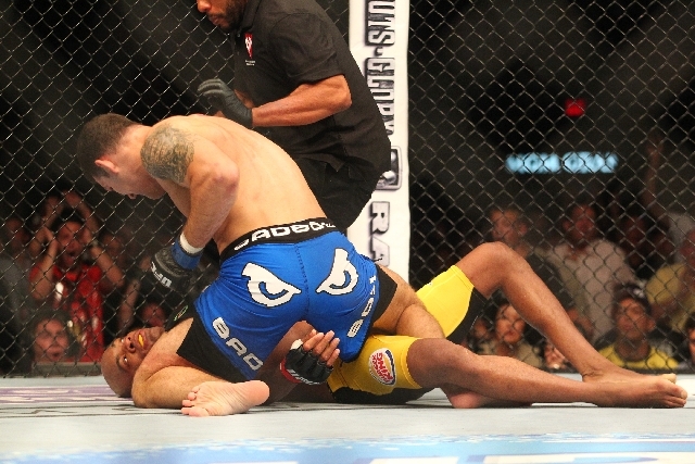 Anderson Silva Kicks Off Championship Reign With Stunning Knockout Win