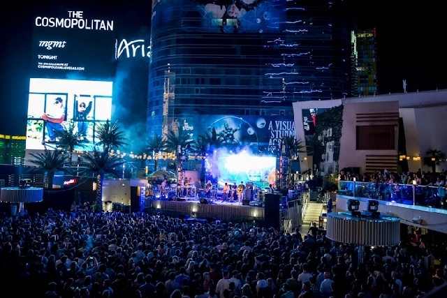 Mgmt Hypnotizes Cosmo Crowd Las Vegas Review Journal