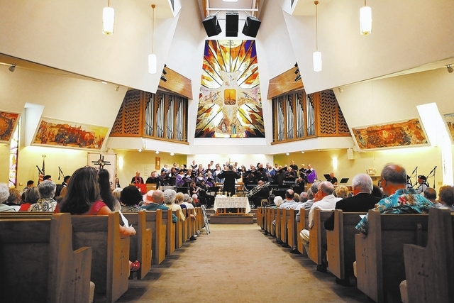 The choir sings at the newly formed Grace Presbyterian Church in Las Vegas Sunday, Sep. 8, 2013. (Jessica Ebelhar/Las Vegas Review-Journal)