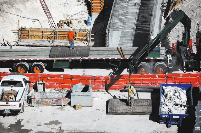 Construction on the Ganesvoort is seen along Flamingo in Las Vegas Thursday, Sept. 19, 2013. (John Locher/Las Vegas Review-Journal)