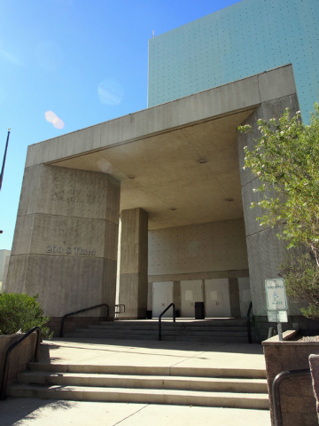 The old Clark County Courthouse was sold at auction on Tuesday to Derek Stevens, who owns the D Las Vegas in downtown. (Jerry Henkel/Las Vegas Review-Journal)