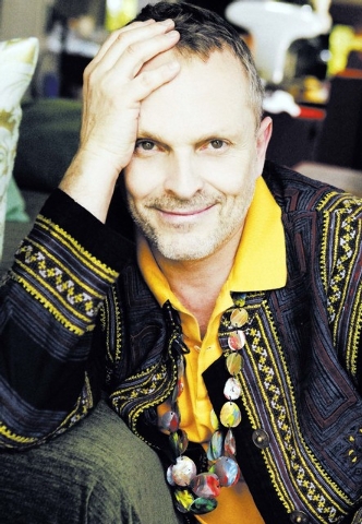 Miguel Bose is this year’s Latin Recording Academy Person of the Year. Martin, Juanes and Laura Pausini will team up to pay tribute to him.