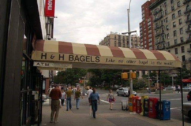 H&H Bagels in New York City closed recently. Comments on the photo, posted on Facebook, led to an apology from a mugger to his victim. (Kwame Alta/Las Vegas Review-Journal)