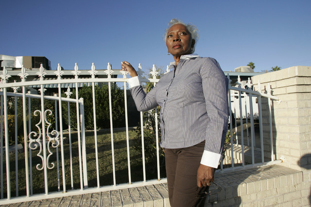 CRAIG L. MORAN/LAS VEGAS REVIEW-JOURNAL
Ruth D'Hondt stands outside of her home at 500 Freeman Street in the Berkley Square neighborhood on Monday, November 23, 2009. The neighborhood was recently ...
