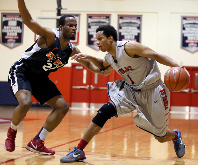 Findlay Prep’s Rashad Vaughn, right, the No. 7 prospect in the nation according to Riv ...