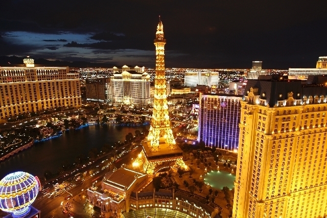Paris Las Vegas, Bally's dealers vote to join Transport Workers Union