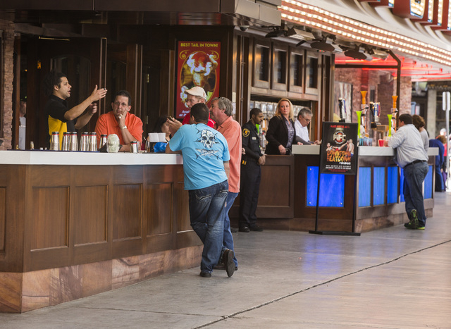 A downtown feud could force limits on Fremont Street booze sales | Las