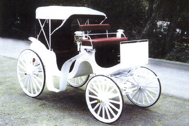 Carriages like this one may soon be seen on the streets of downtown Las Vegas. (Courtesy)