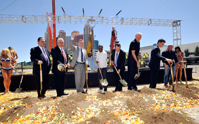 From left, Richard Shafer, CEO Golden Boy Boxing; Steve Sisolak, Clark County commisioner; Jim Murren, Chairmen CEO MGM Resorts International; boxer Floyd Mayweather Jr.; Dan Beckerman, president ...