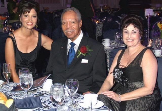 Honoree William H. "Bob" Bailey (center) at the 13th annual Education Heroes Award Dinner on Sept. 12. (Las Vegas Review-Journal)