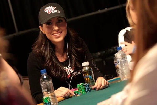 Karina Jett Can Hold Em In Poker Las Vegas Review Journal