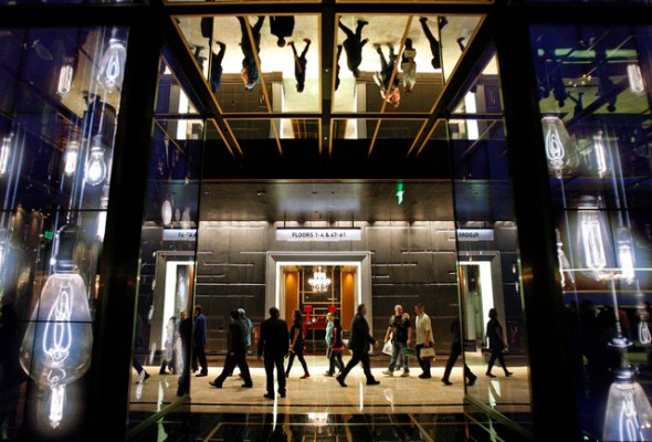 People Walk Through The Lobby Of The Cosmopolitan Las Vegas Hotel Casino During The Grand Opening For The Resort On Wednesday Dec 15 10 In Las Vegas John Locher Las Vegas Review Journal Las