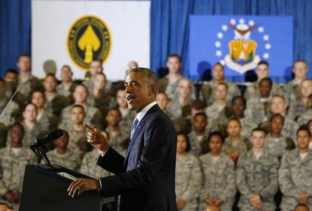 U.S. President Barack Obama speaks to troops after a military briefing at U.S. Central Command at MacDill Air Force Base in Tampa, Florida, on Wednesday, Sept. 17, 2014. (Reuters/Larry Downing)