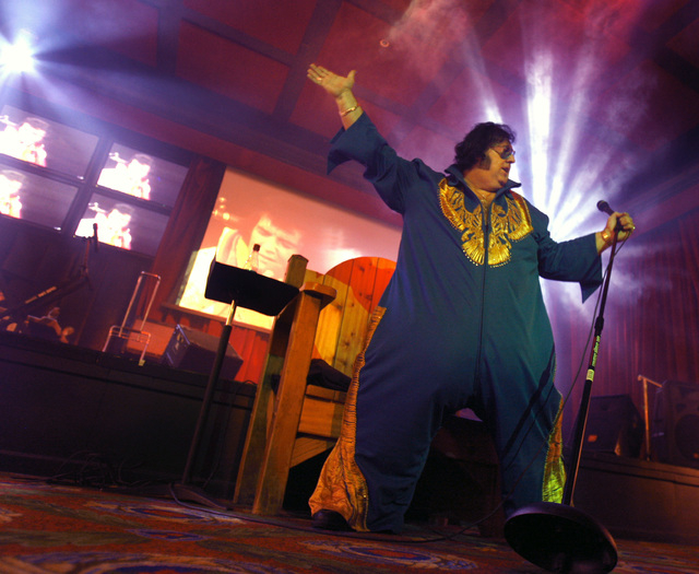 Pete “Big Elvis” Vallee performs in July 2007 inside Bill’s Lounge at Bill’s Gamblin’ Hall & Saloon, 3595 Las Vegas Blvd. South, which is now The Cromwell Las Vegas. (View file photo)