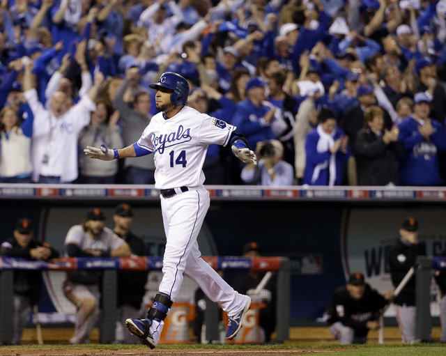 Royals even World Series at 1-1 with 7-2 win