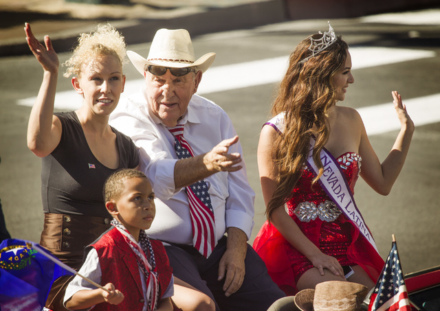 Robert Goodman,center, Nevada Democratic candidate for governor during the
Nevada Day Parade on Fourth Street in downtown Las Vegas on Friday, Oct. 31. Thousands lined the street to celebrate Ne ...