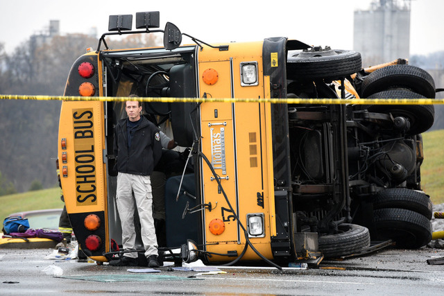 2 children killed in Knoxville school bus crash; 23 injured | Las Vegas