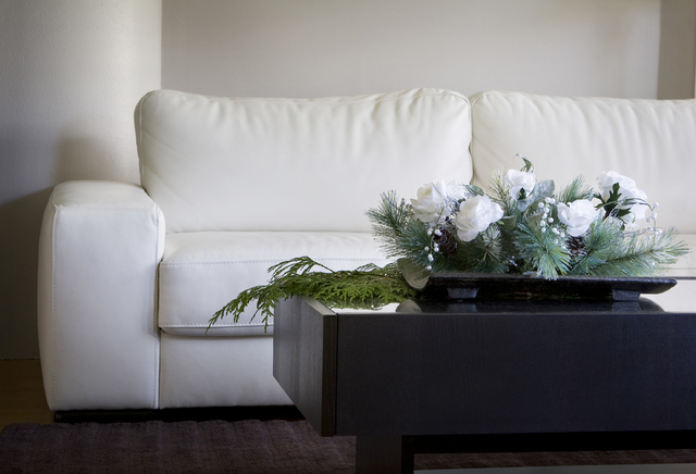 Thinkstock
A modern white centerpiece adds a festive look to this contemporary living room.