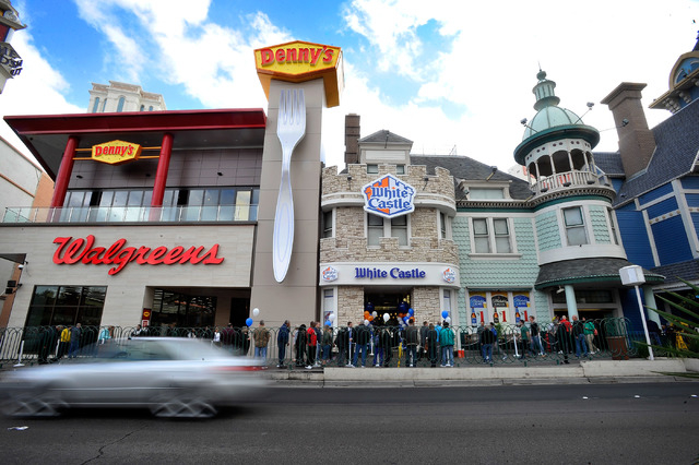 Customers line up before at the grand opening of the White Castle's newest location on the Strip on Tuesday, Jan. 27, 2015. This is the hamburger restaurants only location west of the Rocky Mounta ...