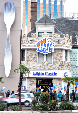 Customers line up before at the grand opening of the White Castle's newest location on the Strip on Tuesday, Jan. 27, 2015. This is the hamburger restaurants only location west of the Rocky Mounta ...