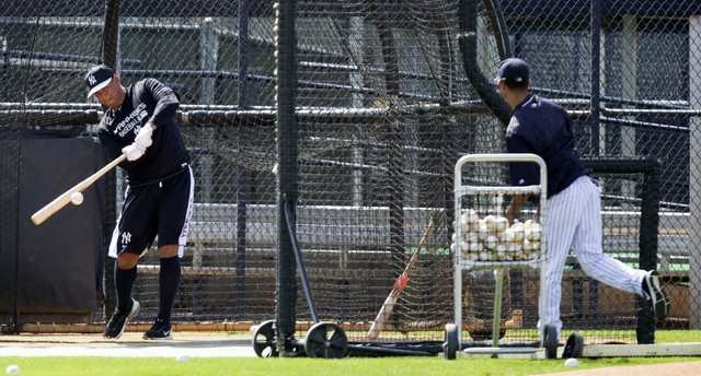 New York Yankees' Alex Rodriguez takes batting practice at the Yankees minor league complex for spring training in Tampa, Florida February 23, 2015. (REUTERS/Scott Audette)