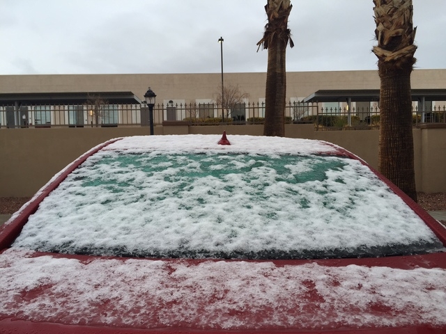 Snow in Summerlin Monday, Feb. 23, 2015. (Chase Stevens/Las Vegas Review-Journal)