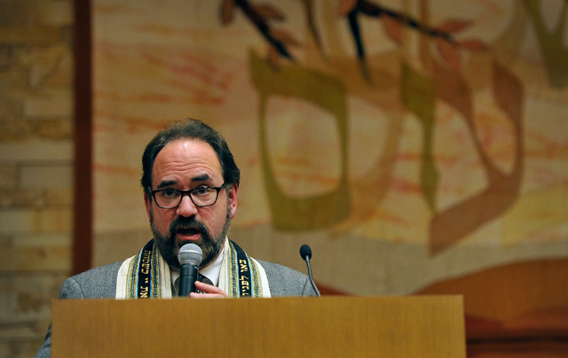 Rabbi Sanford Akselrad speaks during the annual Interfaith Thanksgiving service at Congregation Ner Tamid in Henderson on Sunday, Nov. 23, 2014. (David Becker/Las Vegas Review-Journal)