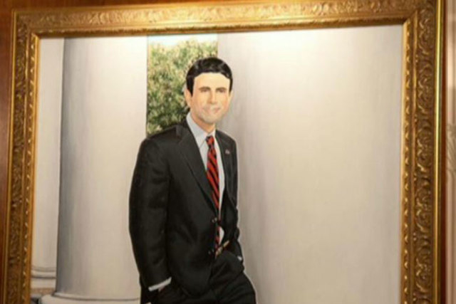 The portrait of Louisiana Gov. Bobby Jindal is not Jindal’s official portrait and was reportedly privately commissioned by a supporter. (Screengrab/CNN)