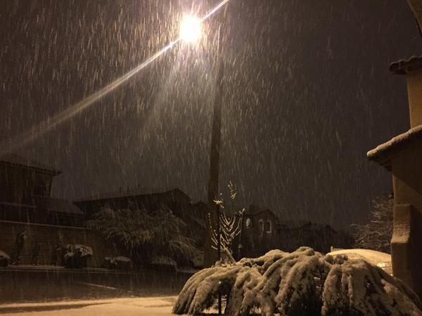 Snow in Summerlin at 2:45 a.m., Monday, Feb. 23, 2015. (Twitter/@KeithRogers2)