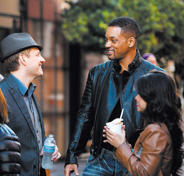 (L-r) APOLLO ROBBINS, WILL SMITH and AVA DO on the set of Warner Bros. Pictures heist film "FOCUS." Distributed by Warner Bros. Pictures, a Warner Bros.
Entertainment Company.
Photo by ...