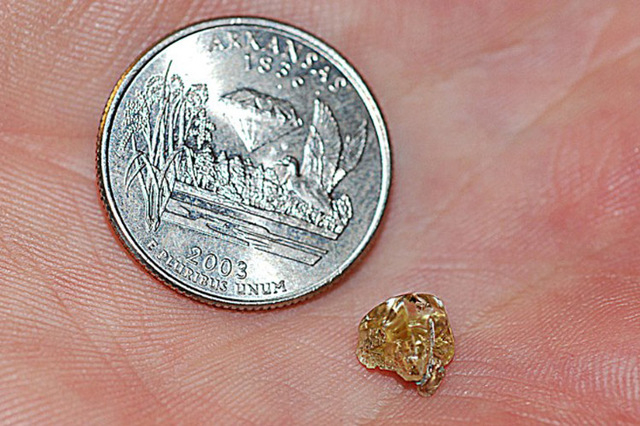 California woman finds 4-carat diamond at Arkansas' Crater of Diamonds