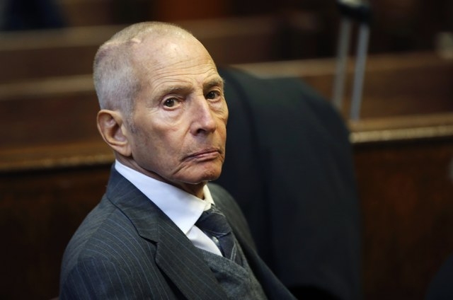 Real estate heir Robert Durst appears in a criminal courtroom for his trial on charges of trespassing on property owned by his estranged family, in New York, Dec. 10, 2014. (REUTERS/Mike Segar)