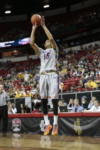 Revere graduate Larry Nance guides Wyoming into NCAA Tournament