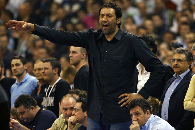 Kings name retired Vlade Divac to exec job