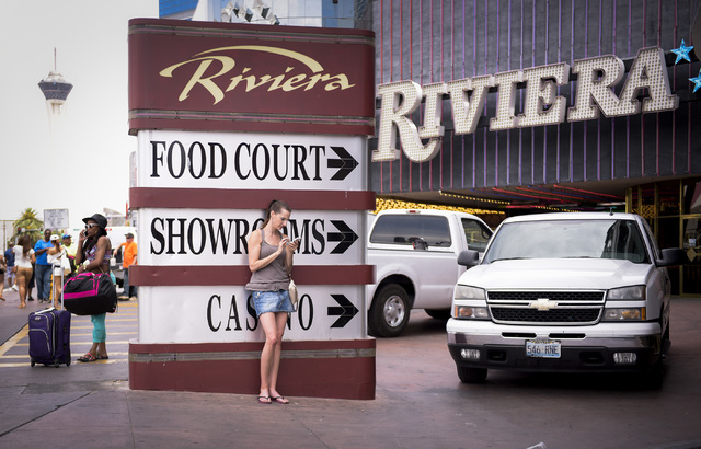 Riviera casino closes after 60 years on Vegas Strip with guests