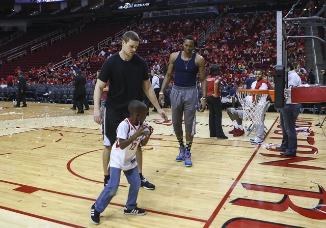 Dwight Howard Waited Out Flash Flooding With Fans Last Night Sports