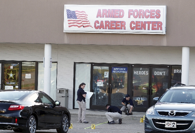 FBI agents work the scene at the Armed Forces Career Center in Chattanooga, Tennessee, July 16, 2015. (Tami Chappell/Reuters)