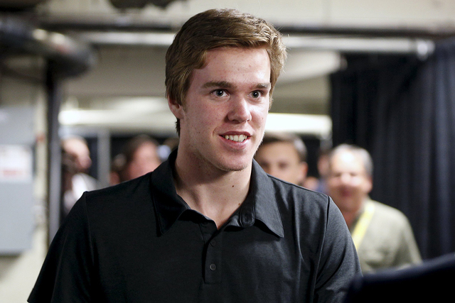 Erie Otters Connor McDavid leaves a news conference at the Colisee Pepsi in Quebec City, May 29, 2015. (REUTERS/Mathieu Belanger)